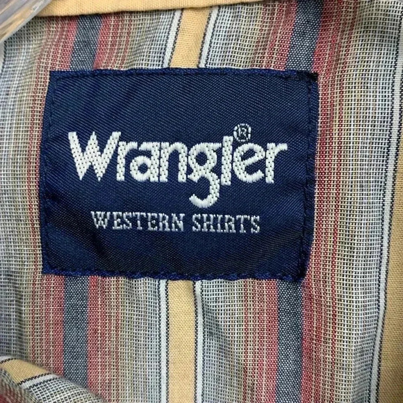 Vintage Wrangler long sleeved,lightweight,button-down shirt pearlescent buttons - Picture 5 of 7